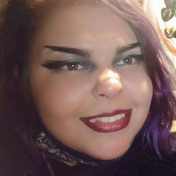 Meet your Posher, Atalia - Picture 2 of 3